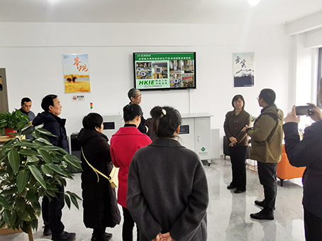 洛陽(yáng)市商務(wù)局、科技局領(lǐng)導(dǎo)蒞臨我司參觀考察